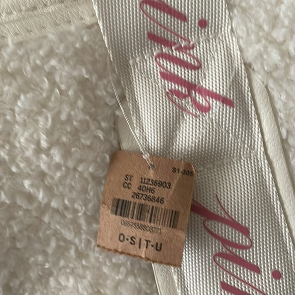 Victoria Secret’s Pink Sherpa bag - Picture 2 of 4